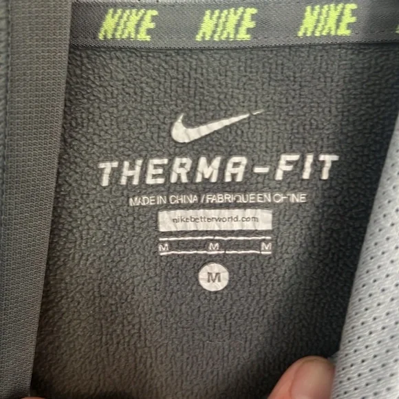 Boys Thermafit Nike Hoodie. size Medium - Picture 3 of 5